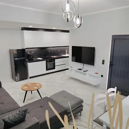 Iphigenia Luxury Flat דירה *