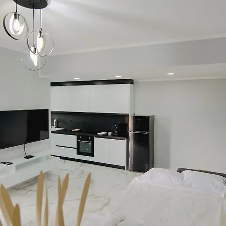 Iphigenia Luxury Flat Саранда