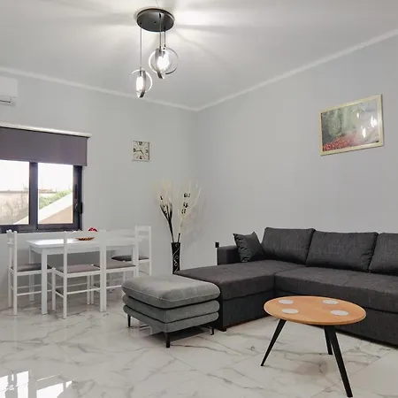 Iphigenia Luxury Flat Апартаменты *