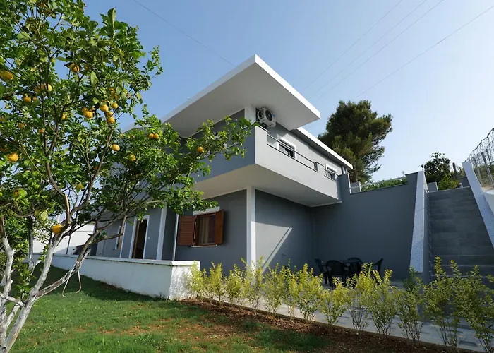 Iphigenia Luxury Flat *